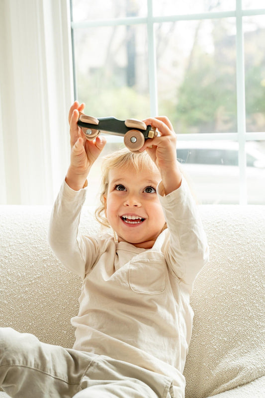 Wooden Airplane for screen - free family bonding – Keiki Krate